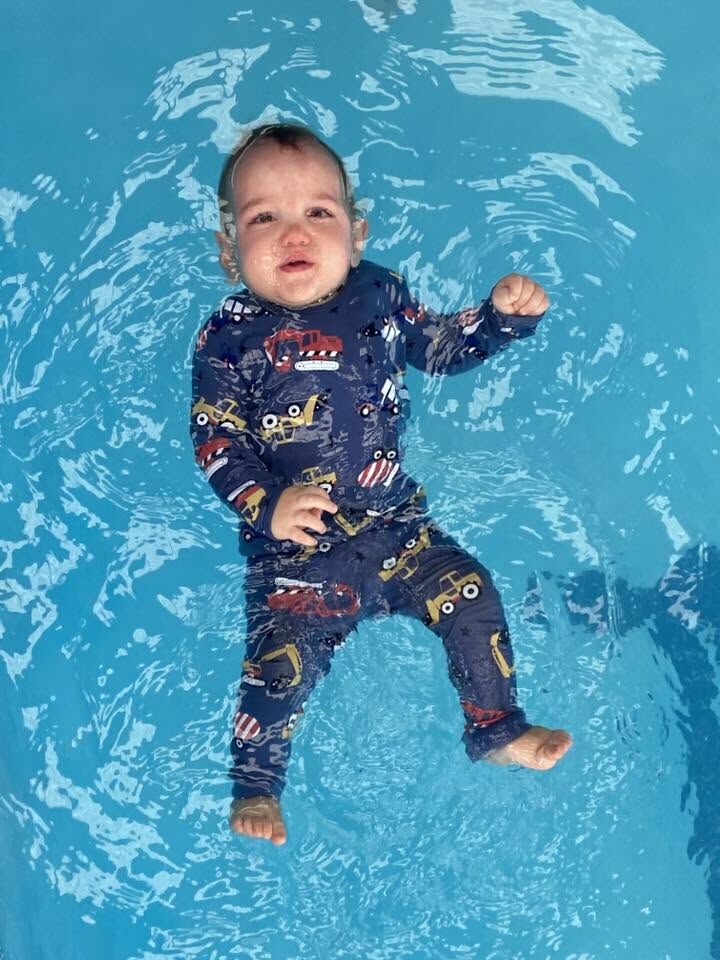 Alberton — Rietvlei Zoo Farm, Liefde en Vrede — indoor swimming pool and swimming lesson photo 2