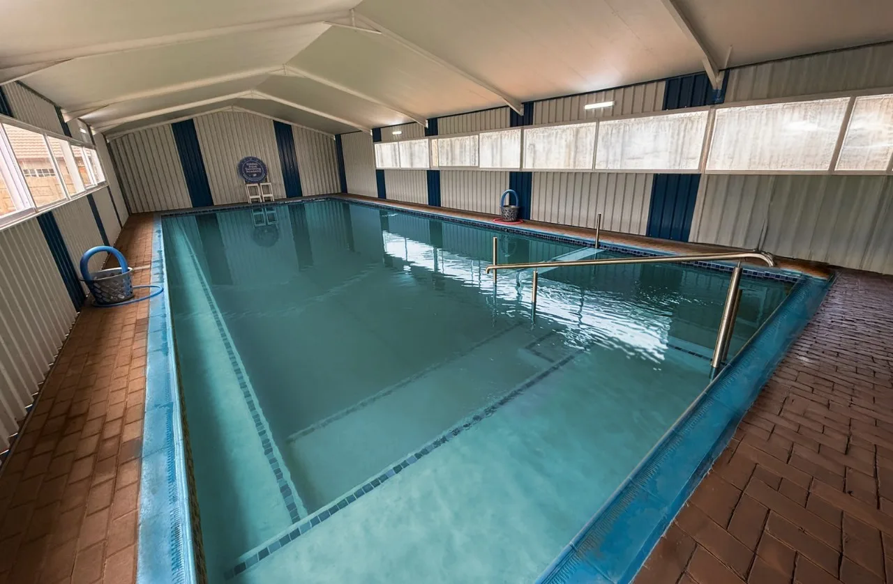 Benoni — Farrarmere, Farrarmere — indoor swimming pool and swimming lesson photo 9